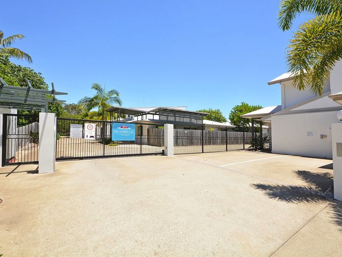 beautifully-located-lifestyle-business-opportunity-by-the-beach-5