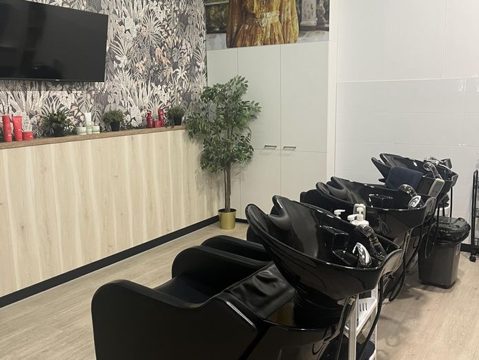classix-hair-salon-busy-and-beautiful-turnkey-businesses-for-sale-6