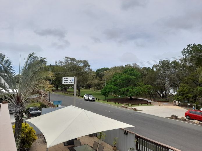 beautifully-located-lifestyle-business-opportunity-by-the-beach-0