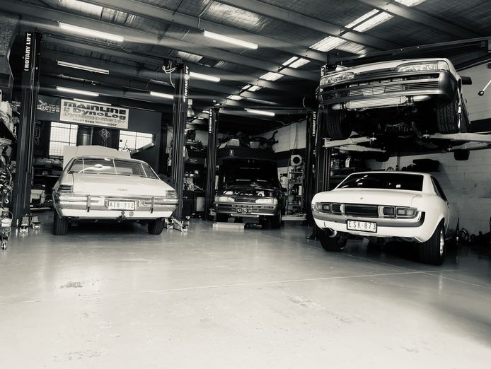 automotive-mechanical-repair-workshop-6