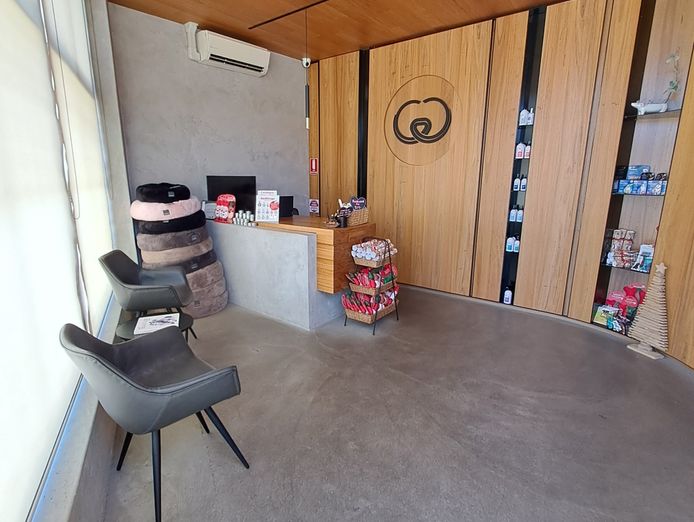 long-established-thriving-pet-grooming-salon-in-a-prime-location-6