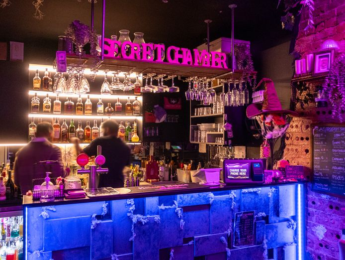 prime-location-cocktail-bar-oadelaide-cbd-0