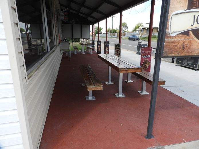 profitable-store-cafe-and-licensed-food-truck-with-3-bed-house-great-location-3