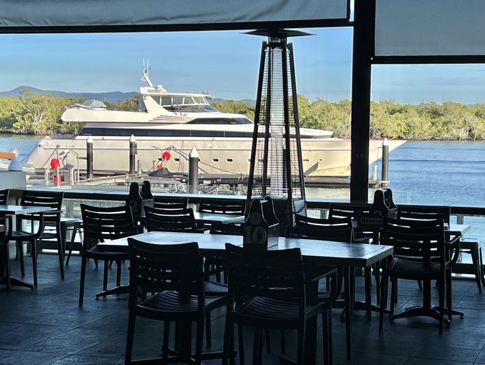 waterfront-long-standing-modern-restaurant-3