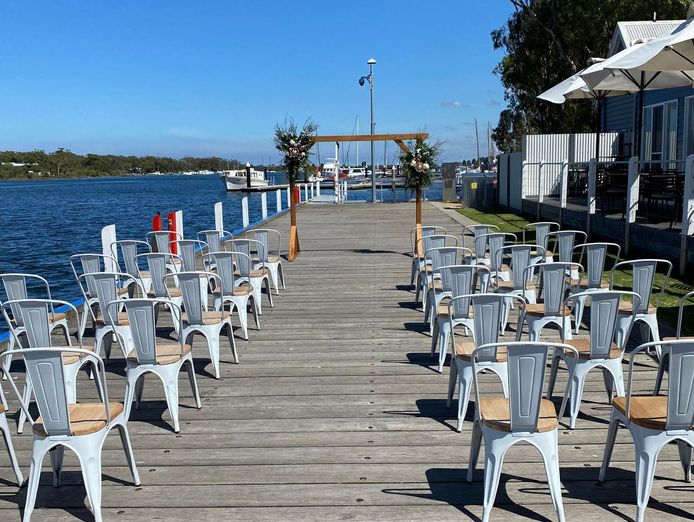 absolute-waterfront-restaurant-6