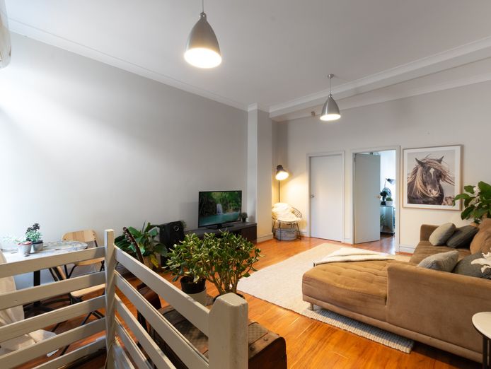 fully-equipped-turnkey-redfern-pt-studio-seperate-3-bed-apartment-7
