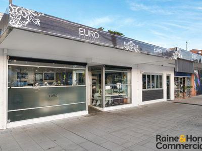 well-established-and-popular-cafe-patisserie-bakery-cake-shop-in-newcastle-0