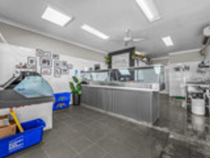 thriving-profitable-small-retail-business-in-growth-area-2