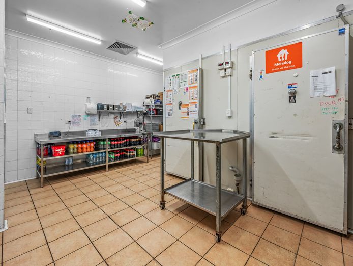 one-of-australias-most-well-known-franchises-for-sale-in-booming-holiday-spot-4