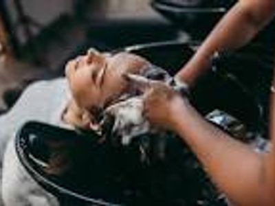thriving-boutique-hair-salon-in-the-heart-of-burleigh-heads-1
