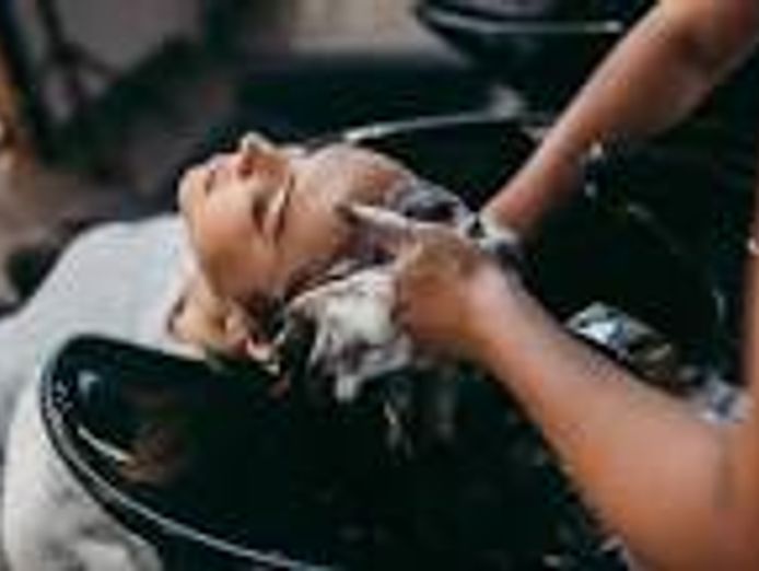 thriving-boutique-hair-salon-in-the-heart-of-burleigh-heads-1