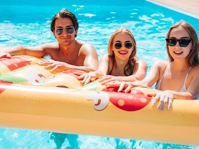 prime-location-staff-managed-pool-servicing-product-outlet-428-2