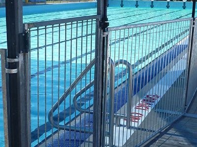 fastest-growing-temporary-pool-safety-fence-related-product-hire-307-2