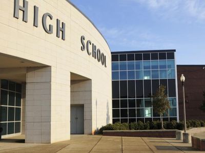 unique-import-wholesale-distribution-and-online-school-products-business-424-1