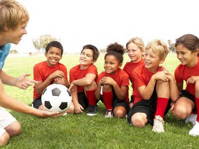 importers-wholesalers-distributors-online-suppliers-sporting-apparel-equip-324-3