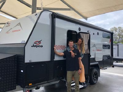 largest-caravan-rv-and-motorhome-product-supplier-service-provider-383-0