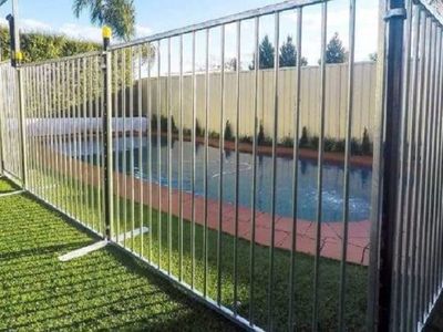 fastest-growing-temporary-pool-safety-fence-related-product-hire-307-0