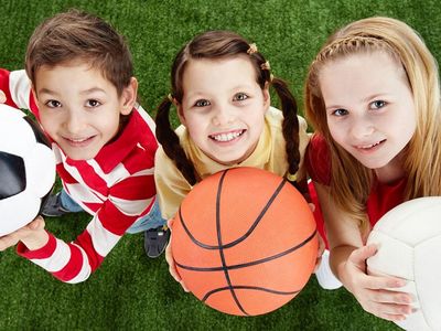 importers-wholesalers-distributors-online-suppliers-sporting-apparel-equip-324-0