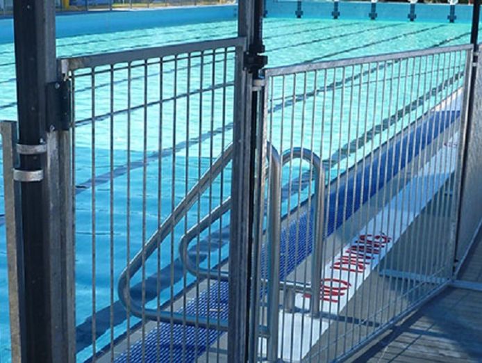fast-growing-temporary-pool-safety-fence-relate-and-product-hire-business-307-0
