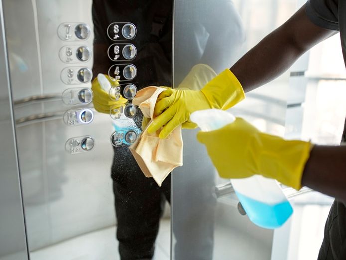established-20-years-gold-coast-commercial-cleaning-service-417-2