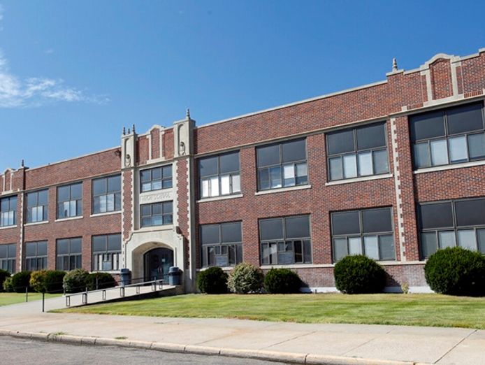 unique-import-wholesale-distribution-and-online-school-products-business-424-1