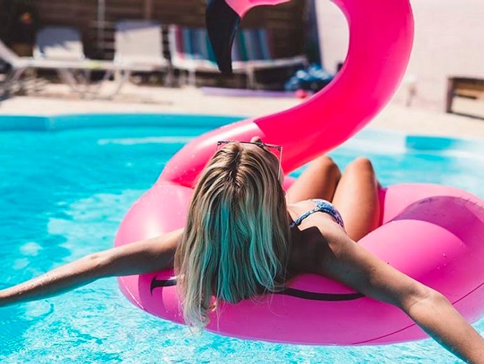 independently-owned-operated-pool-servicing-and-product-supply-business-377-1
