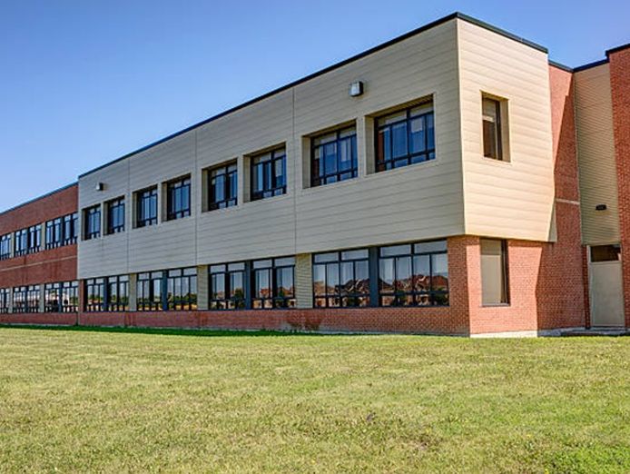 unique-import-wholesale-distribution-and-online-school-products-business-424-3