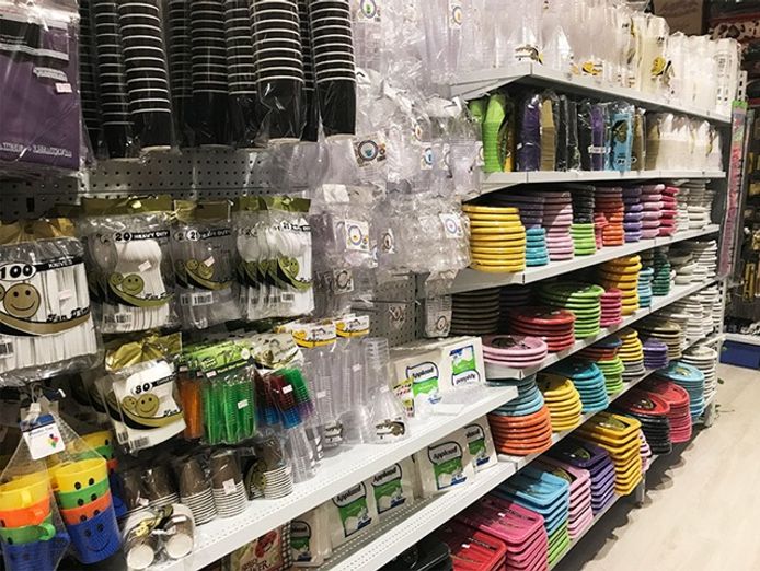 staff-managed-discount-variety-outlet-427-1