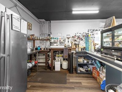 thriving-cafe-in-the-heart-of-bridgetown-1
