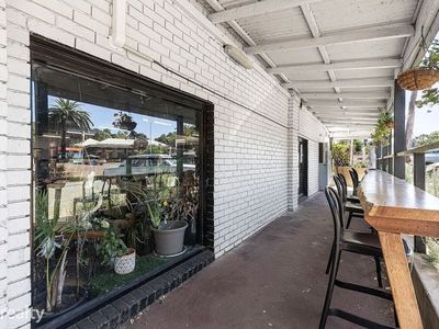 thriving-cafe-in-the-heart-of-bridgetown-4