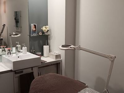 prime-beauty-salon-business-highly-profitable-aspley-location-8