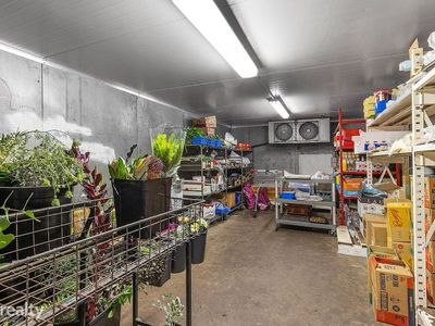 thriving-cafe-in-the-heart-of-bridgetown-2