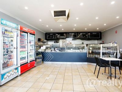 retail-cafe-shop-on-the-main-road-for-lease-4