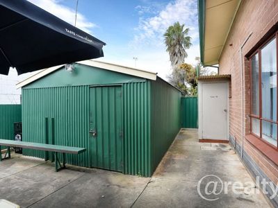 retail-cafe-shop-on-the-main-road-for-lease-9