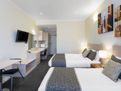 adelaide-lease-hold-motel-business-for-sale-0