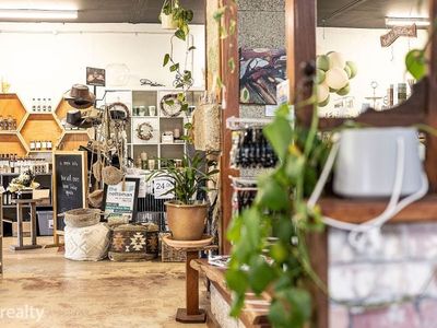 thriving-cafe-in-the-heart-of-bridgetown-5