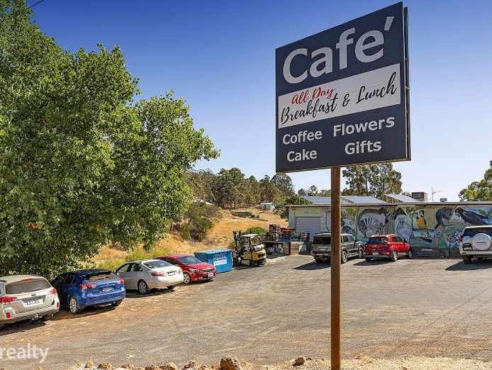 thriving-cafe-in-the-heart-of-bridgetown-5