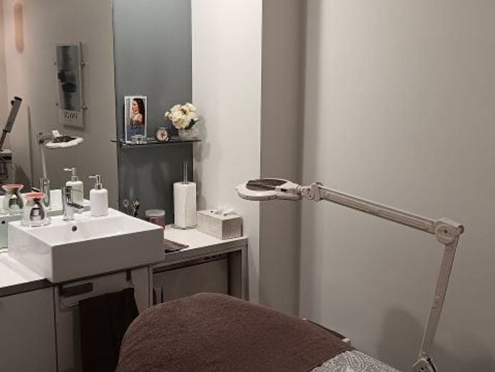 prime-beauty-salon-business-highly-profitable-aspley-location-8