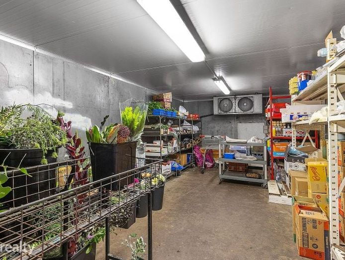 thriving-cafe-in-the-heart-of-bridgetown-2
