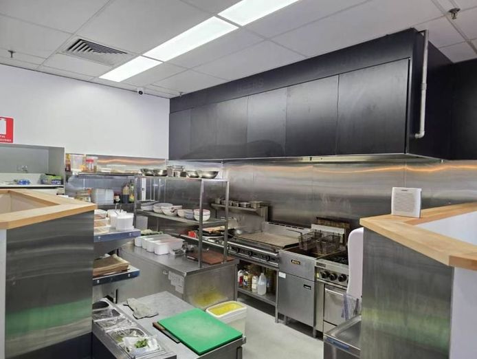 thai-food-business-fully-equipped-on-main-road-0