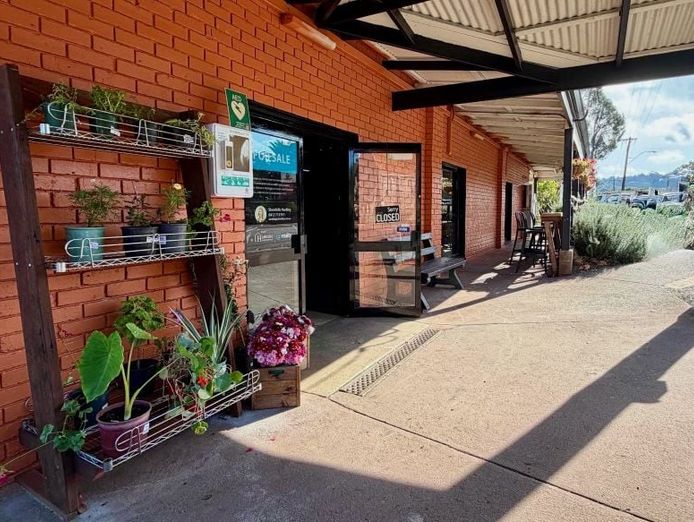 thriving-cafe-in-the-heart-of-bridgetown-9