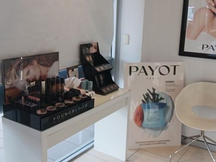 prime-beauty-salon-business-highly-profitable-aspley-location-2