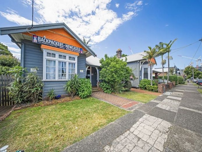 short-term-accommodation-prime-cbd-location-strong-return-8