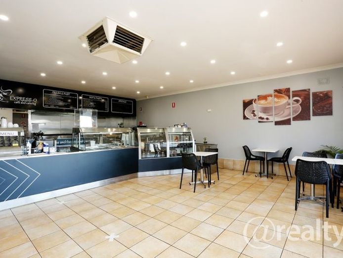 retail-cafe-shop-on-the-main-road-for-lease-3