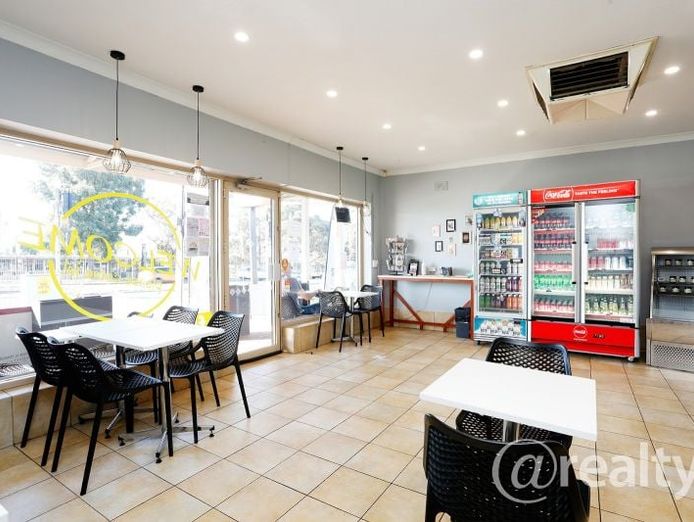 retail-cafe-shop-on-the-main-road-for-lease-6