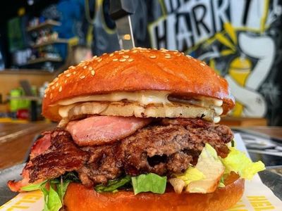 hello-harry-the-burger-joint-mawson-lakes-9