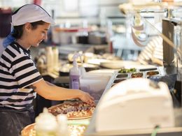 TAKEAWAY PIZZA & COFFEE IN HIGH FOOT TRAFFIC AREA
