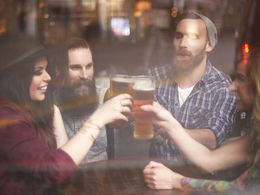 FULLY MANAGED SMALL BAR IN SHOPPING CENTRE