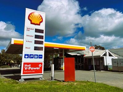 shell-service-station-0