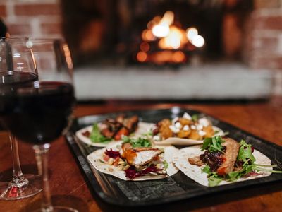 popular-local-bar-in-wealthy-suburb-3